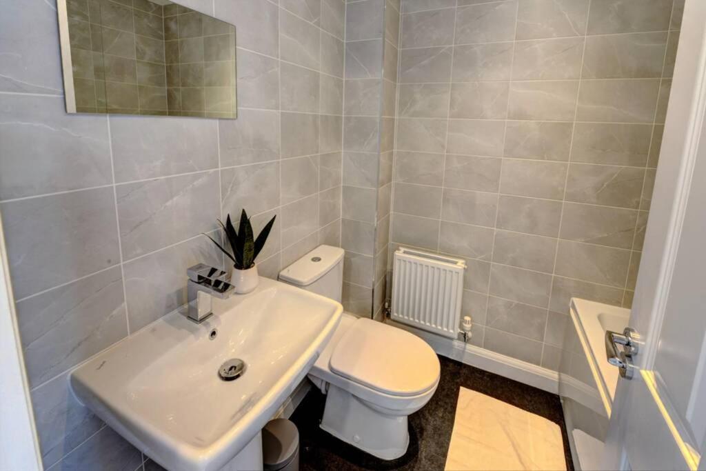 The Stratford Palace Apartment Birmingham Bagian luar foto