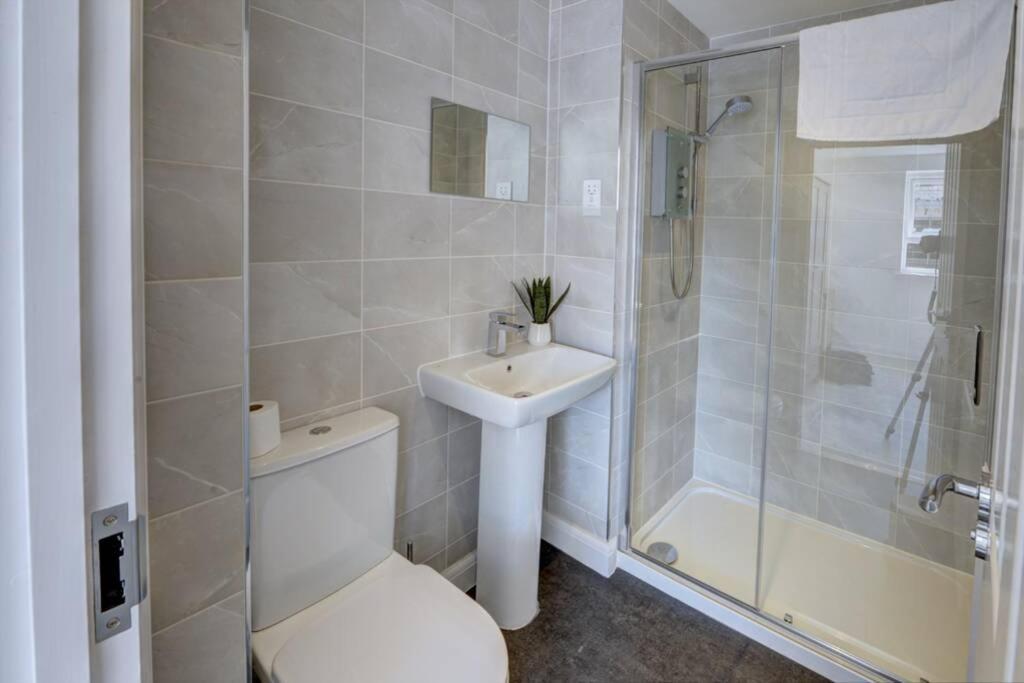 The Stratford Palace Apartment Birmingham Bagian luar foto