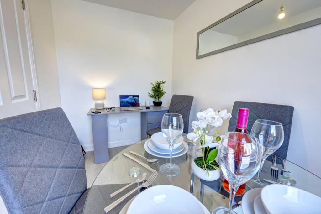 The Stratford Palace Apartment Birmingham Bagian luar foto