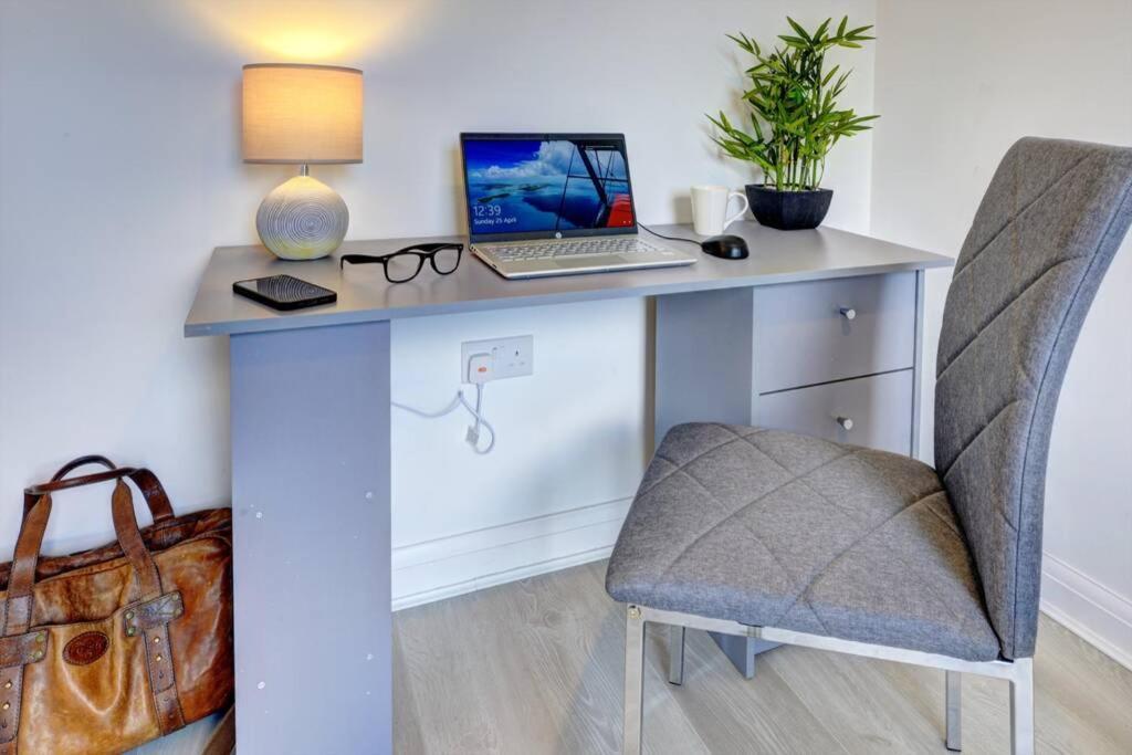 The Stratford Palace Apartment Birmingham Bagian luar foto